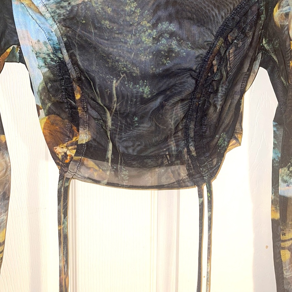 Fashion nova - Ruched Mesh Crop Top - Picture 3 of 4